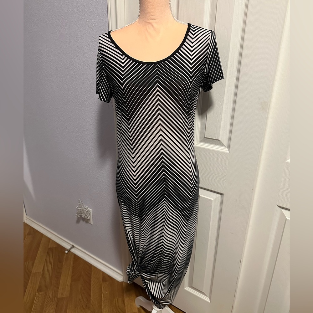 Just love black and white geometric maxi dress - Picture 3 of 10